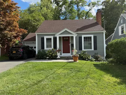 55 Glenwood Blvd, Hudson, NY 12534