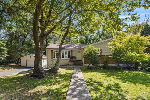 4 Dalewood Dr, Ramapo, NY 10901