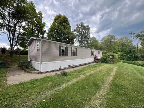 22 Samsonville Rd #3, Rochester, NY 12446