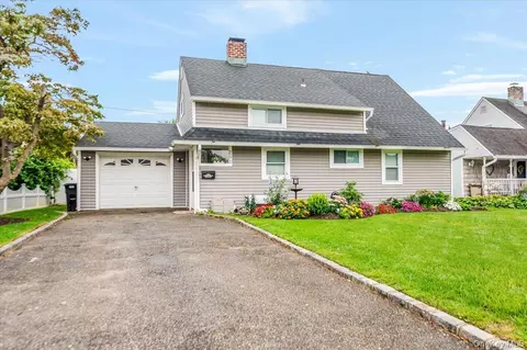 251 Blacksmith Rd, Levittown, NY 11756