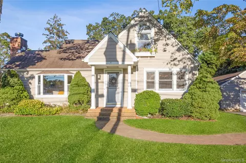 735 Durham Rd, Sayville, NY 11782