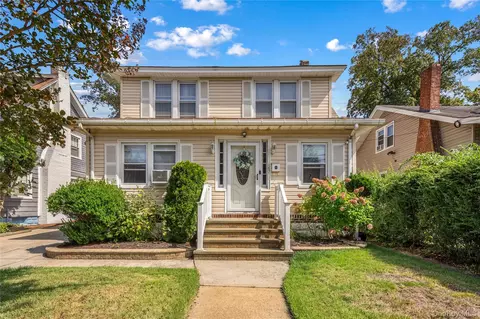 187 S Long Beach Ave, Freeport, NY 11520
