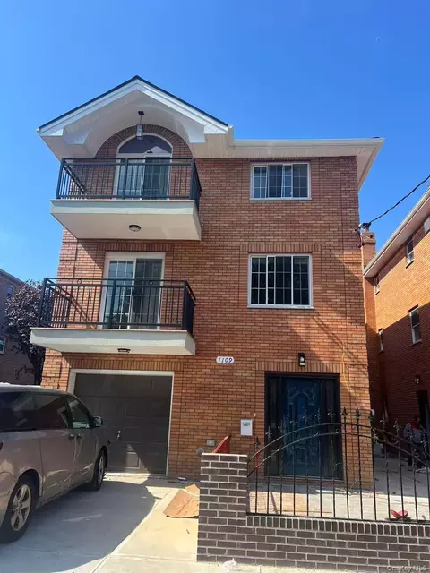 1109 Clarence Ave, New York, NY 10465