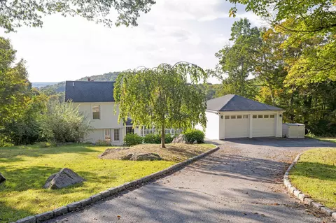 8 Highland St, Patterson, NY 12563