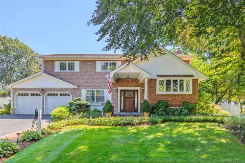 7 Hartland Ave, Huntington Station, NY 11746