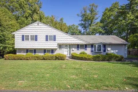 128 Third St, Clarkstown, NY 10956