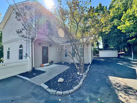 4 Sunrise Ln, Orangetown, NY 10965