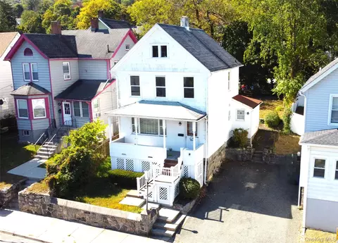 65 Church St, Highlands, NY 10928