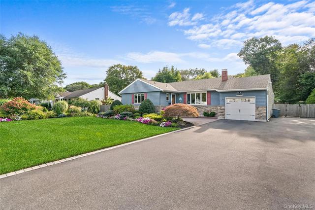 476 Sayville Blvd, Sayville, NY 11782