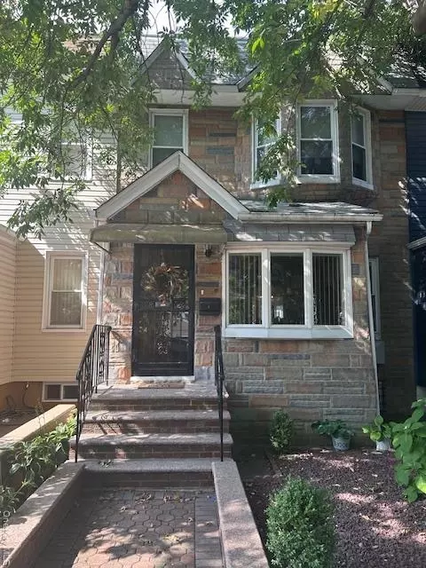 78-40 78th St, New York, NY 11385