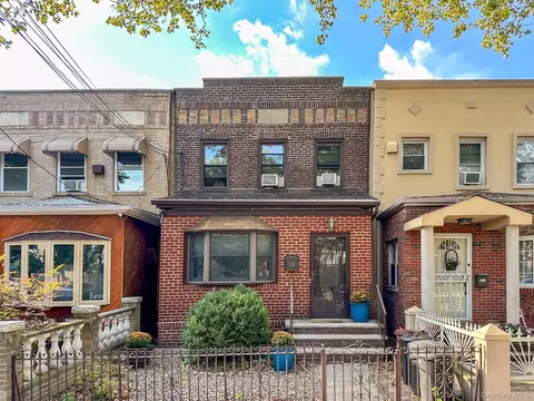 21-14 45th St, Astoria, NY 11105