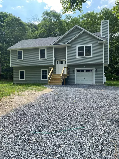 30 Neversink Dr, Deerpark, NY 12771