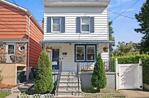 17 Edgar Pl, Port Chester, NY 10573