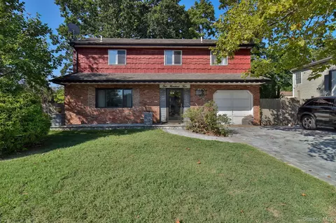 102 Branch Ave, Central Islip, NY 11722