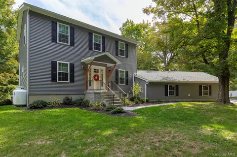 400 S Ohioville Rd, New Paltz, NY 12561