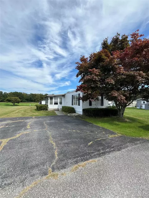 94 Park Dr, Dover, NY 12522