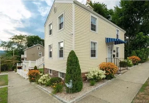 98 Albany St, Poughkeepsie, NY 12601