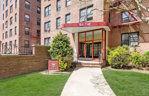 150-10 71st Ave #5H, New York, NY 11367