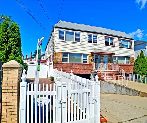 150-29 16th Rd, New York, NY 11357