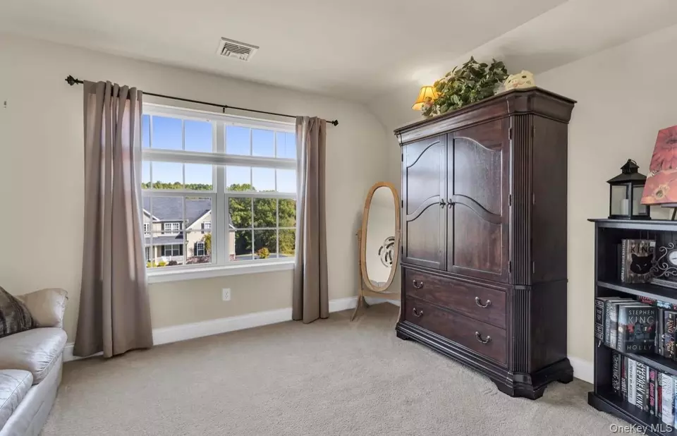 Bedroom - 59 Luthien Forest Rd, New Windsor, NY 12553 photo 7 of 11