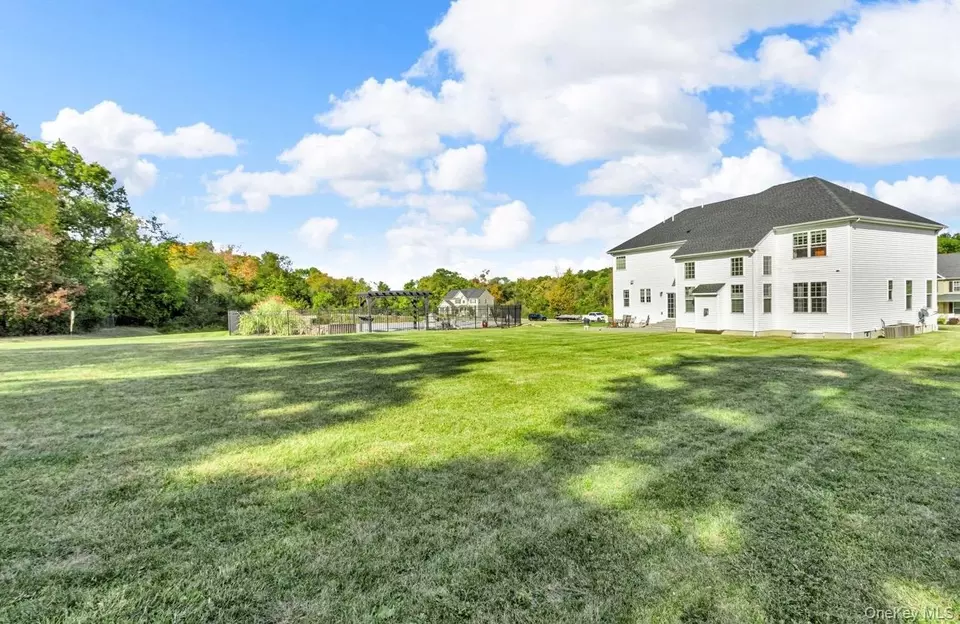 Exterior - 59 Luthien Forest Rd, New Windsor, NY 12553 photo 4 of 8