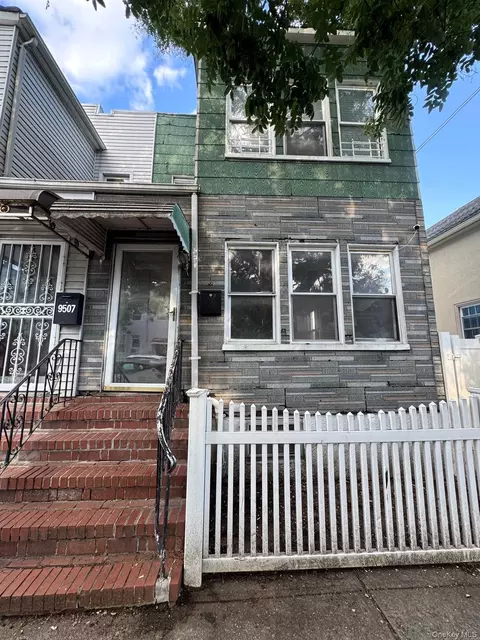 95-09 88th St, New York, NY 11416