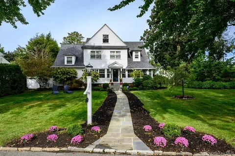 17 Deerfield Ave, Eastchester, NY 10709