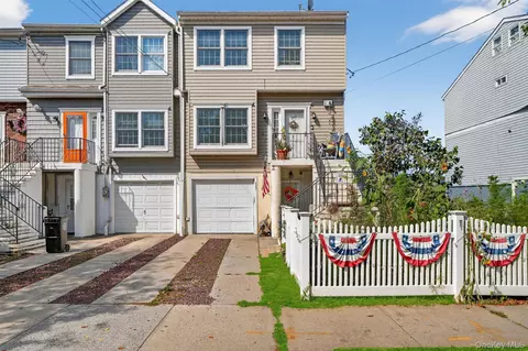 647 Minnieford Ave, New York, NY 10464