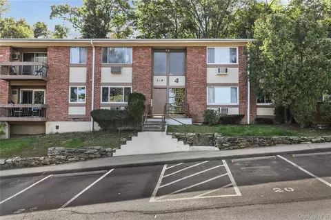 4 Rolling Way #M, Peekskill, NY 10566