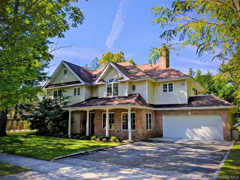 60 Plymouth Rd, North Hempstead, NY 11023