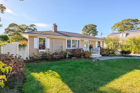 10 S Old Neck Rd, Center Moriches, NY 11934