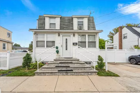 345 Evans Ave, Meacham, NY 11003