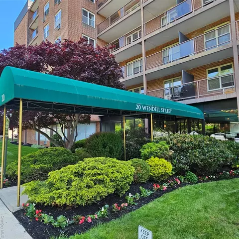 20 Wendell St #E2, Hempstead, NY 11550
