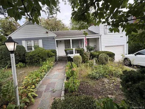 205 Kimball Ter, Yonkers, NY 10704