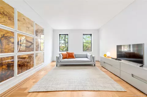 47-25 40th St #2C, New York, NY 11104