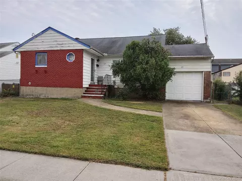 65 Adams St, Freeport, NY 11520