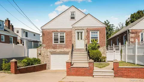 81 Bainton St, Yonkers, NY 10704