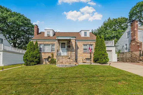 41 Maple Pl, Yonkers, NY 10704