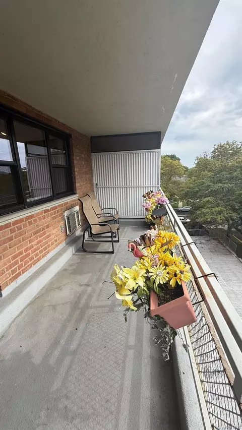 88-25 155 Ave #4G, Howard Beach, NY 11414