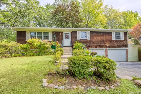 43 Flowerfield Rd, Sound Beach, NY 11789