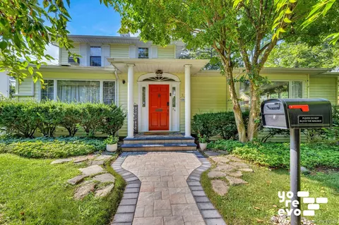 78 Susquehanna Ave, North Hempstead, NY 11021