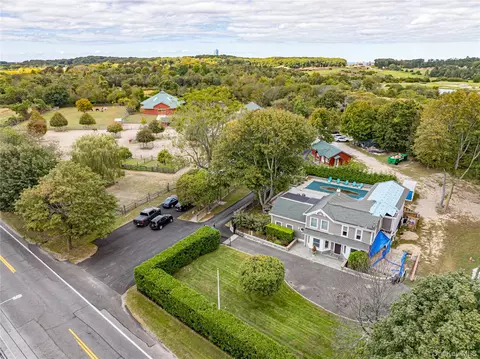 2746 Sound Ave, Riverhead, NY 11901