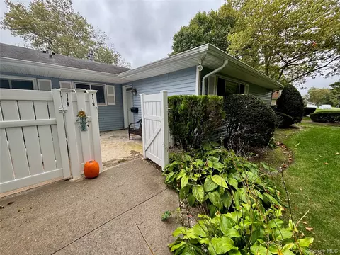 119 Storm Dr, Holtsville, NY 11742