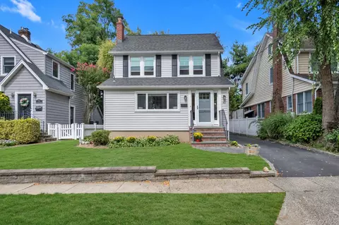 81 Highland Ave, North Hempstead, NY 11050
