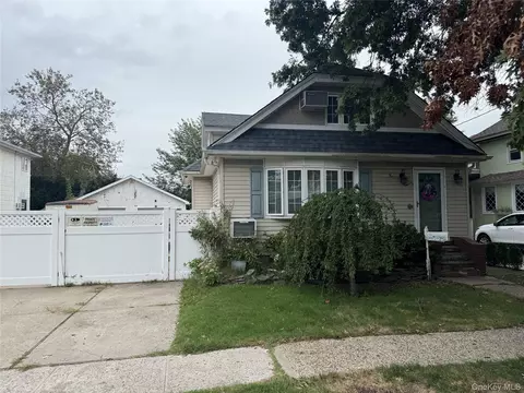 115 Madison Ave, Franklin Square, NY 11010