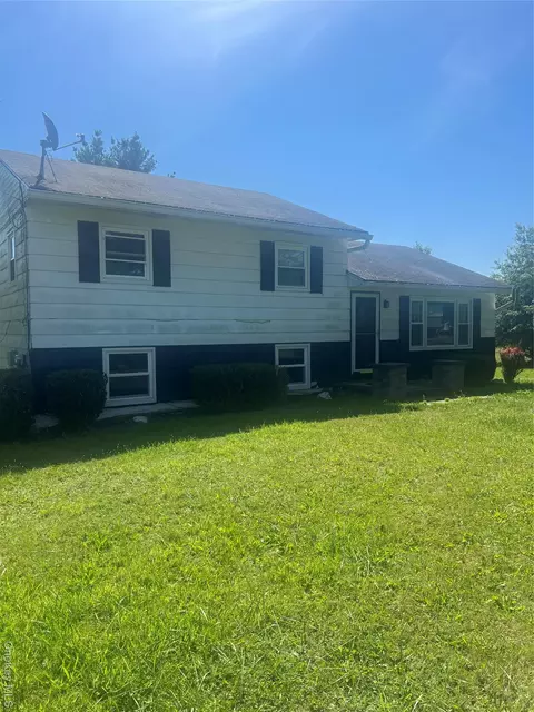 67-69 Kingsview Rd, Wallkill, NY 12589