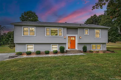 285 Ridge Rd, Hamptonburgh, NY 10916