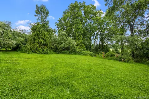 Exterior - 75 Sunset Dr, Patterson, NY 12563 photo 4 of 7