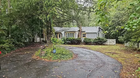 76 New Valley Rd, Clarkstown, NY 10956