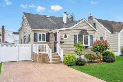 2468 Lincoln Blvd, North Bellmore, NY 11710